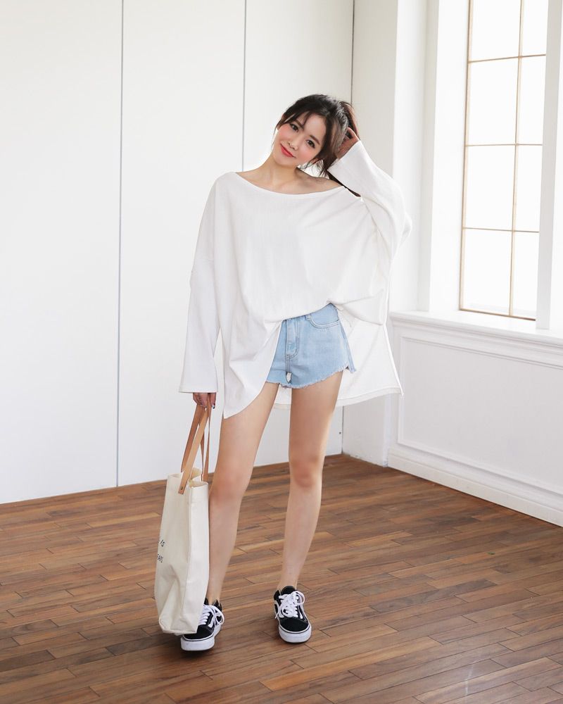 Áo phông oversize phối cùng quần short