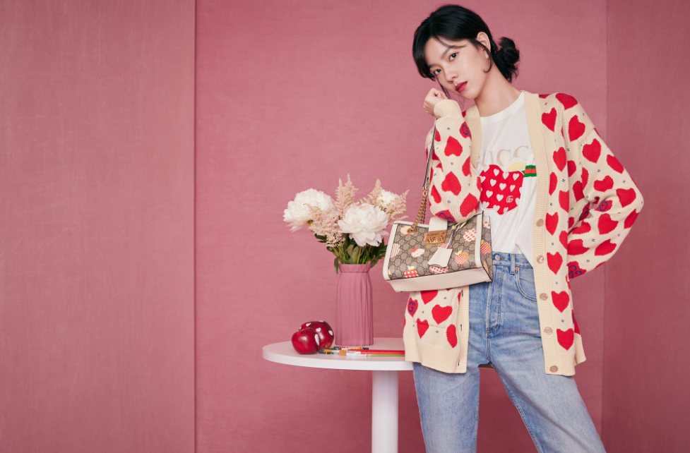 Tống Tổ Nhi xuất hiện cực xinh đẹp trong bộ ảnh Gucci Les Pommes