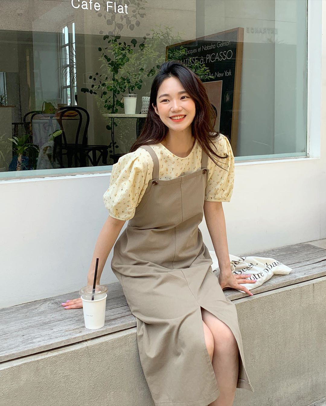 Layer áo blouse một trong tuyệt chiêu phối đồ chuẩn đẹp như gái Hàn