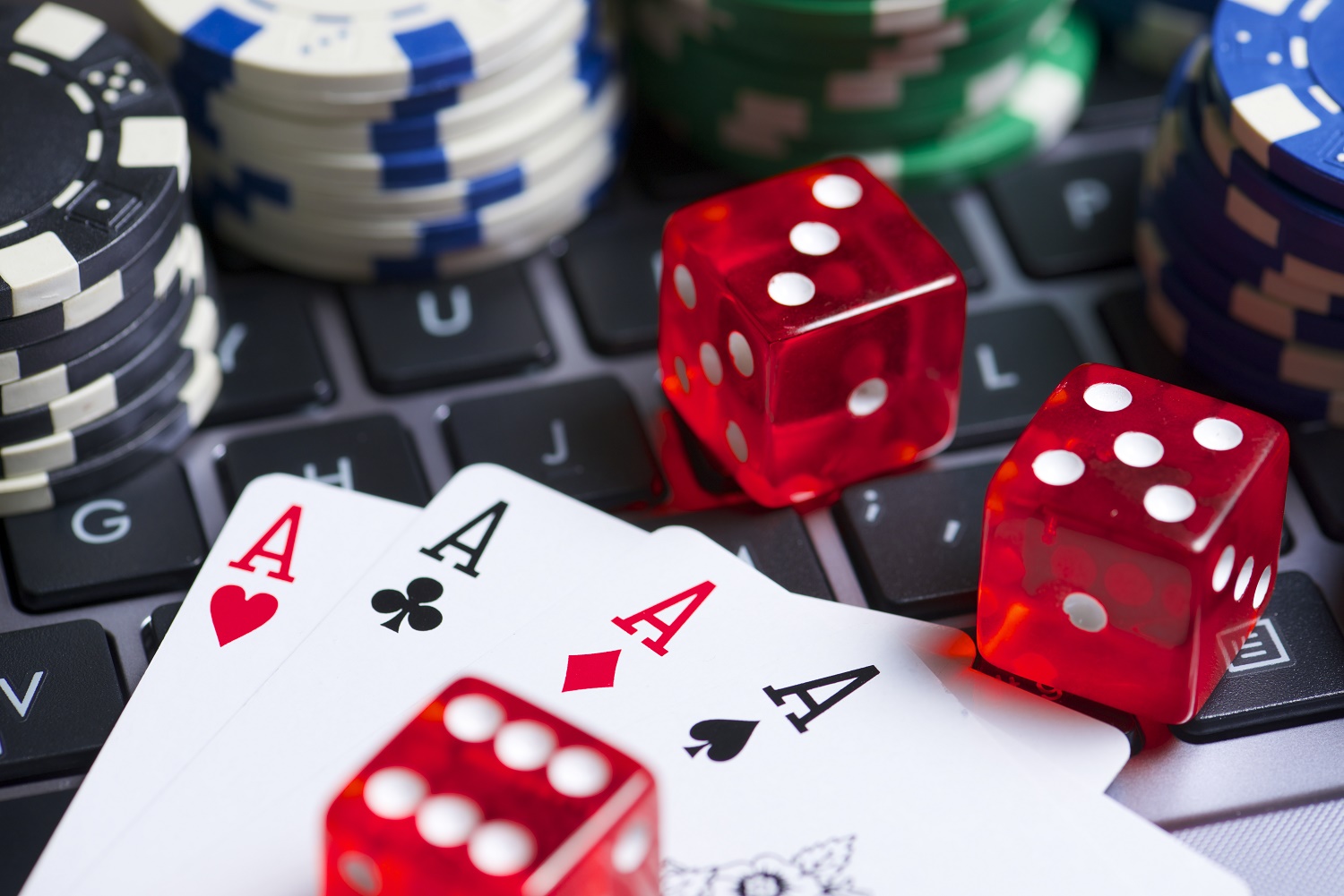 Triệt phá đường dây cờ bạc qua mạng 14.000 tỉ ở Hà Nội
